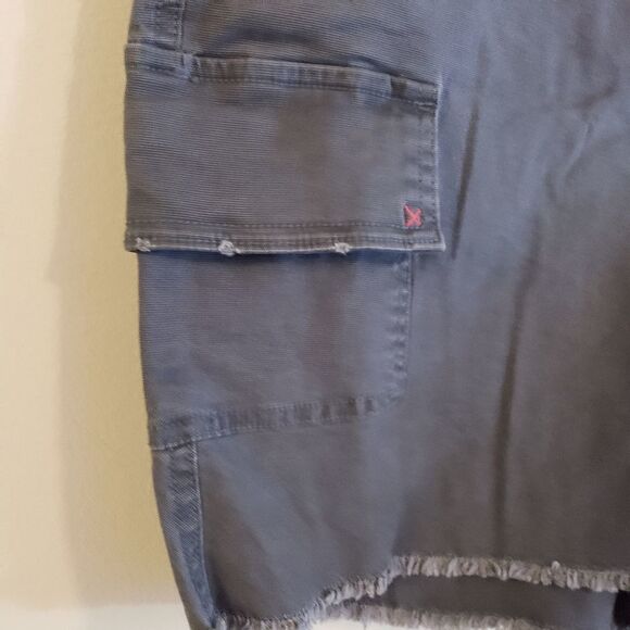 TERRA & SKY HIGH RISE UTLILTY CARGO SHORTS NWT SIZE 18W BLUE GRAY COLOR - Picture 3 of 8